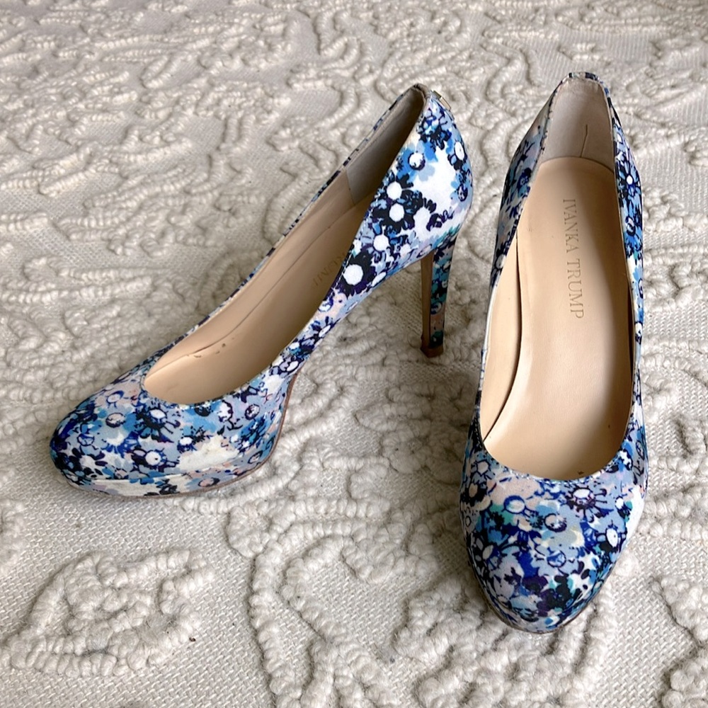 Ivanka Trump 6M leather sole floral blue purple heel